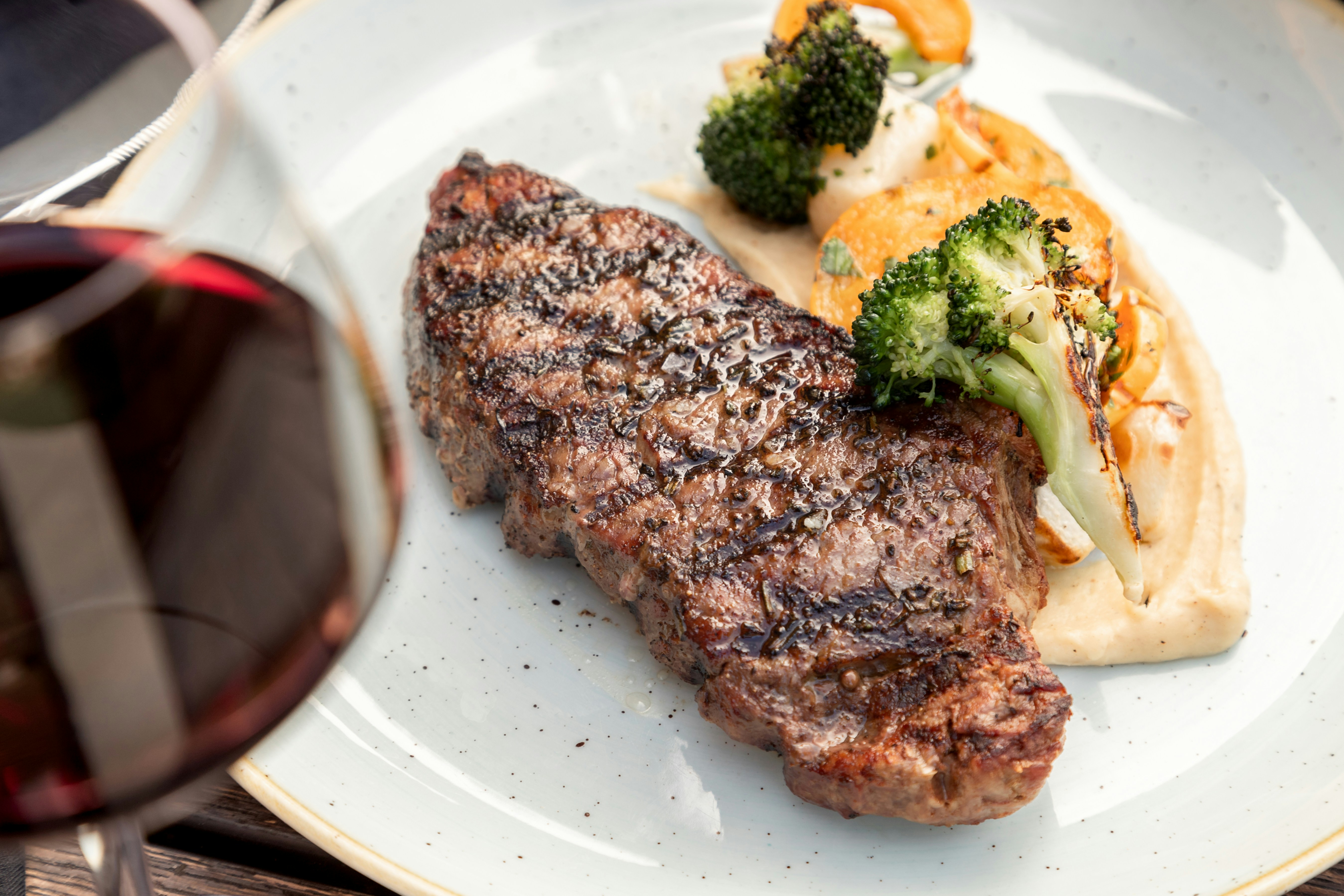 wine dine